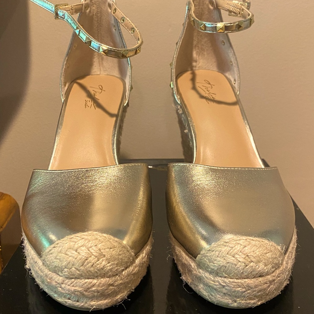 Gold Shoe 81/2